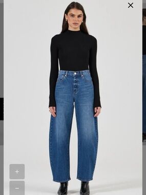 Rolla’s Gigi Barrel Jean in Medium Blue